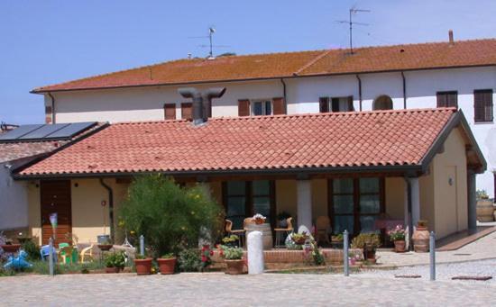 Agriturismo Podere San Michele Сан Винченцо Екстериор снимка